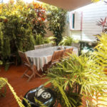 habitation-abricot-location-saisonniere-studio-espace-commun-barbecue