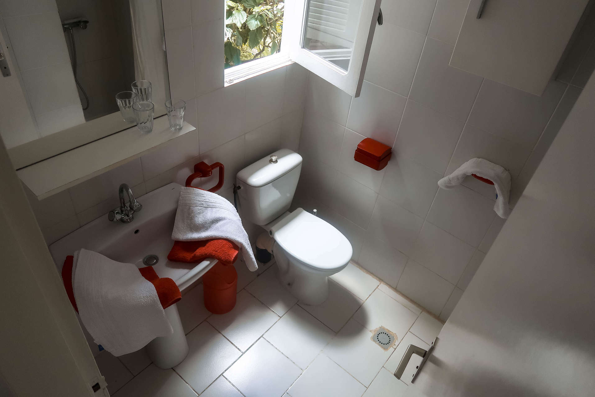 habitation-abricot-location-saisonniere-studio-vue-salle-de-bain